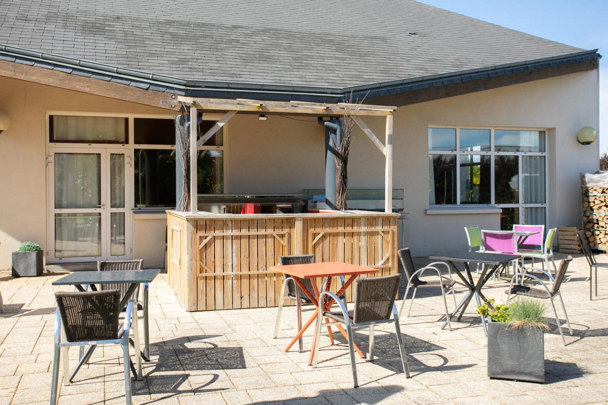 Logis, Hotel Au Chene Vert Plérin Екстериор снимка