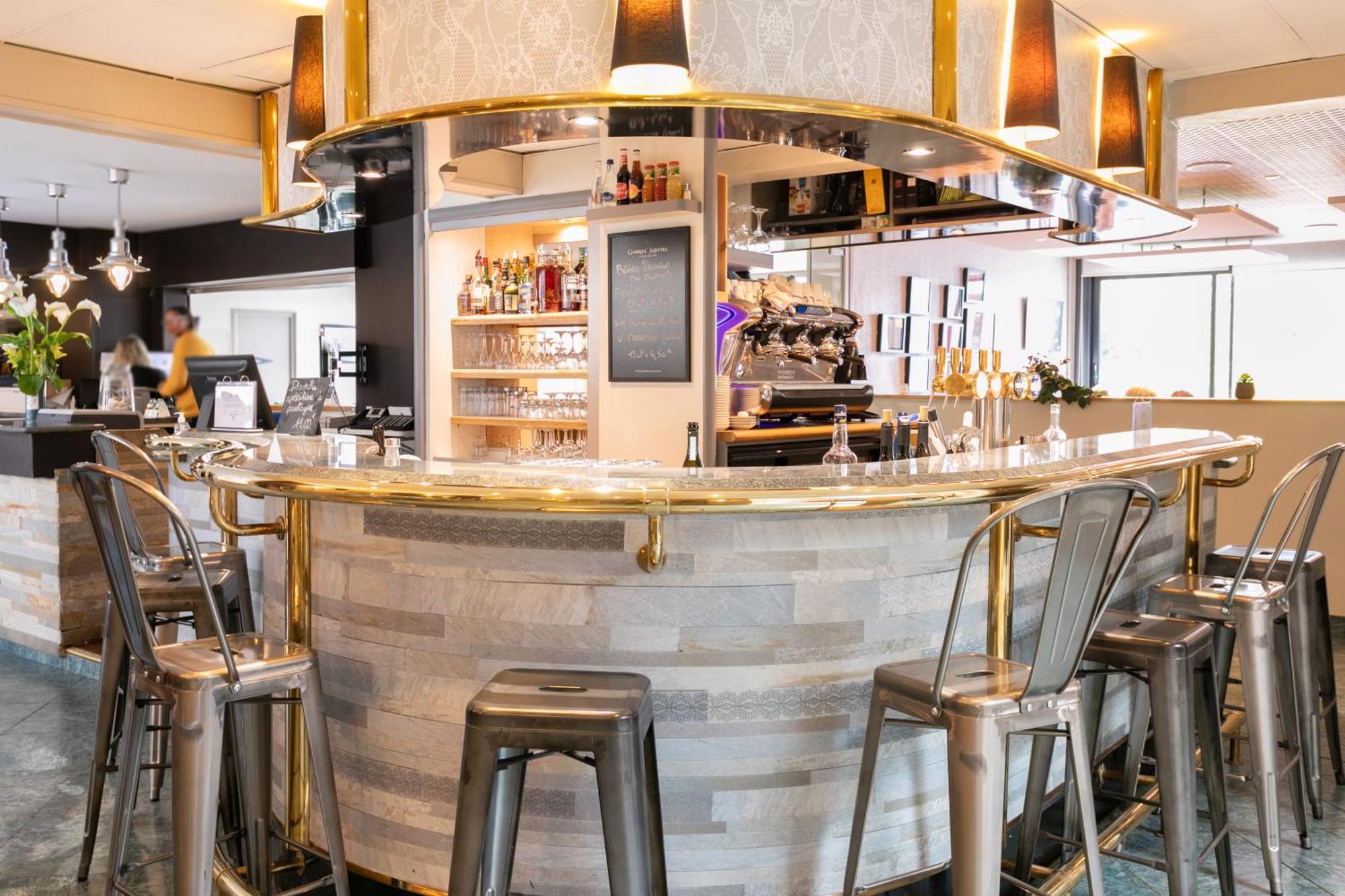 Logis, Hotel Au Chene Vert Plérin Екстериор снимка